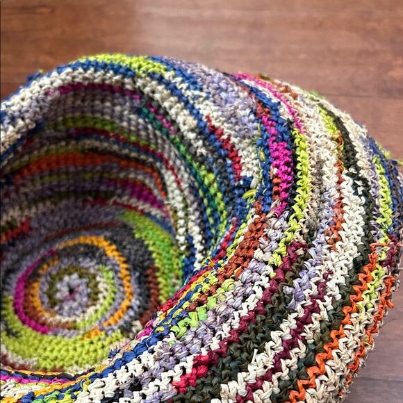 Multicolor Straw Hat with Green Flower Accent, In the Garden or at the Beach - Picture 13 of 15